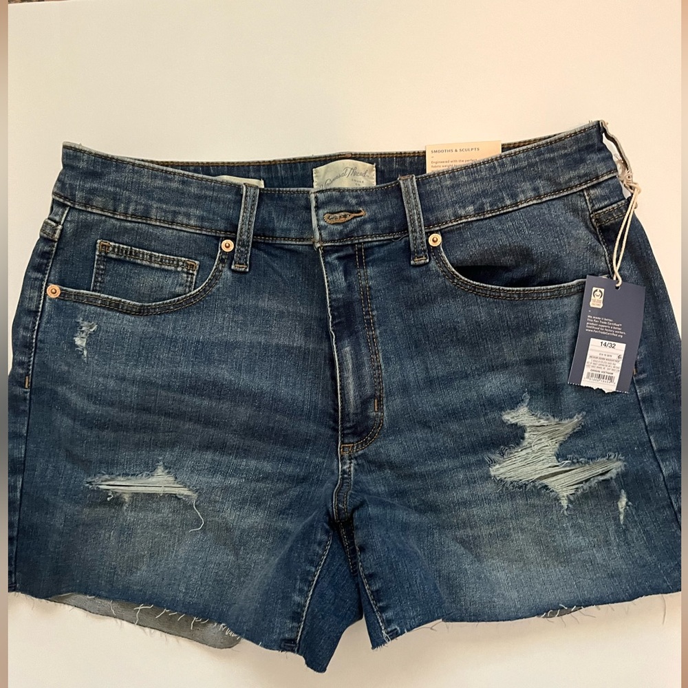 Ladies Jean Shorts Size 14/32-NWT
